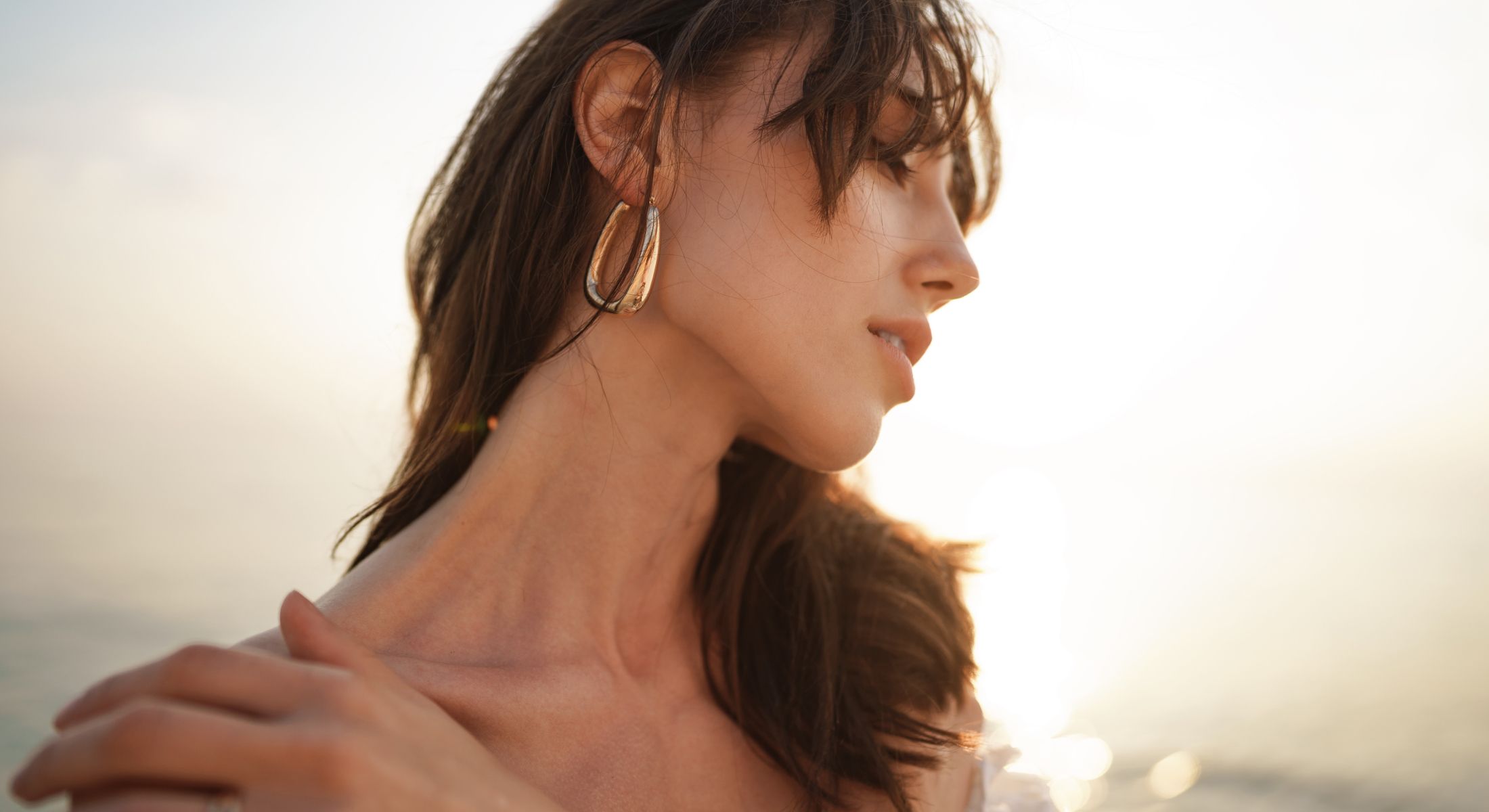 CoolSculpting treatment in progress on abdomen.